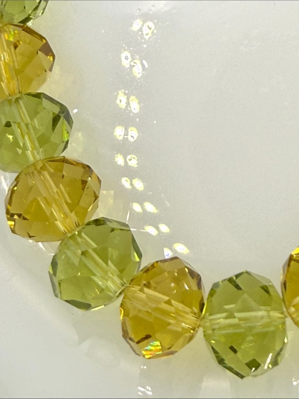 Kenneth Cole faceted Green Yellow Crystal Bead Bracelet silvertone stretch